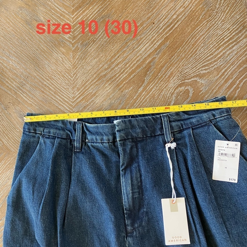 NWT Good American 90S PLEATED DENIM TROUSERS Indigo724 (Size 10 / 30) - Picture 10 of 10